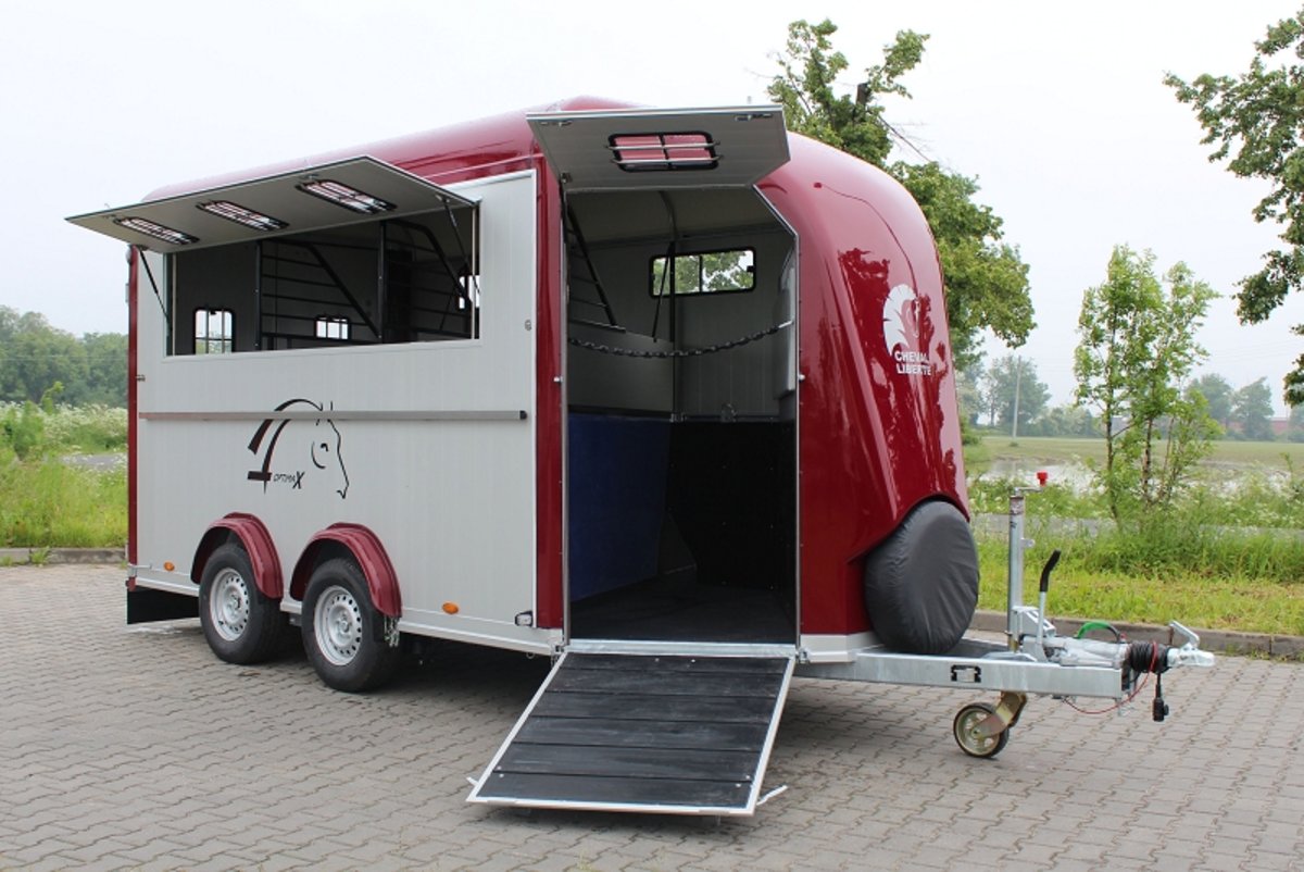 doorgaan met stel voor uitzondering Nieuwe paardentrailer kopen doet u bij GPTrailers.nl ,Cheval Liberte!