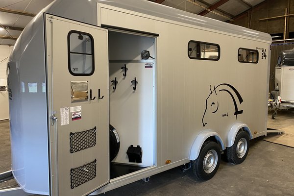 4 paards trailer Cheval liberte GPTrailers.jpg 