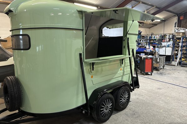 Foodtruck paardentrailer GPTrailers 